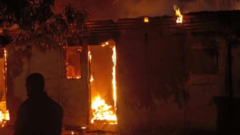 Niño de Cuatro Años Fallece Calcinado en Incendio en Vicente Noble - Imagen