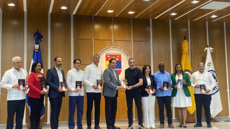 Consultor español Xavi Domínguez presenta su obra "Érase Una Vez" en la PUCMM - Imagen