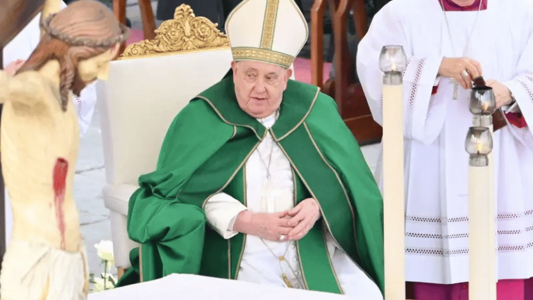 El Papa Francisco critica la política migratoria de Trump y advierte que "terminará mal" - Imagen