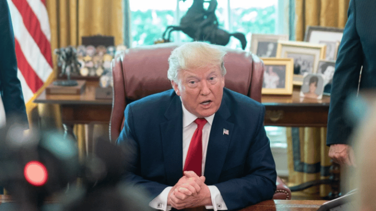 Trump anuncia "aranceles recíprocos" con la UE entre los principales afectados - Imagen