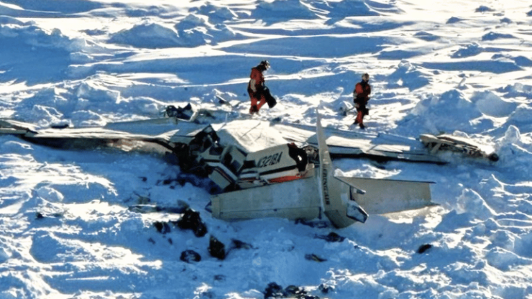 Tragedia aérea en Alaska: Localizan avión desaparecido con tres fallecidos confirmados - Imagen