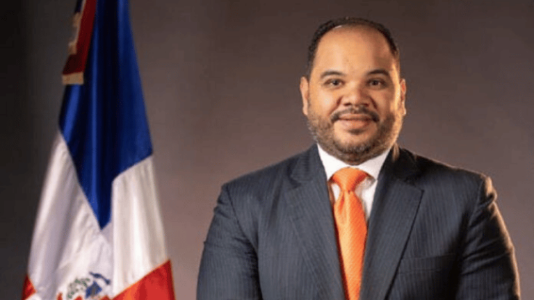 Juez dicta auto de apertura a juicio contra el Defensor del Pueblo Pablo Ulloa - Imagen