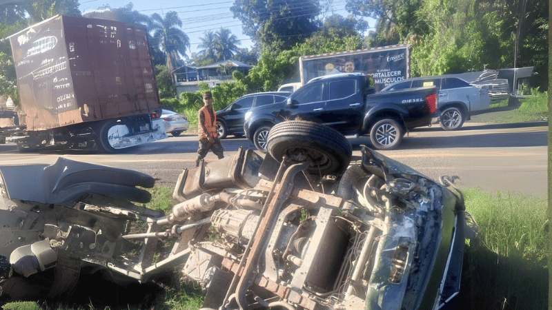 Trágico Accidente en la Autopista Duarte Deja Dos Muertos y 15 Afectados - Imagen
