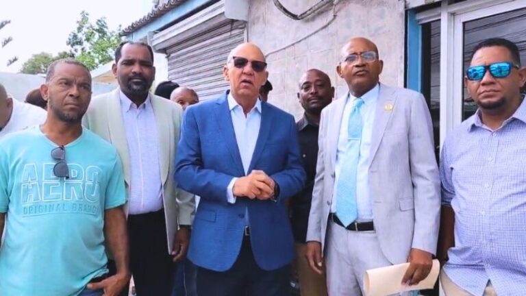 Comisión del PRM solicita explicaciones en Área III de Salud Pública por cancelaciones masivas - Imagen