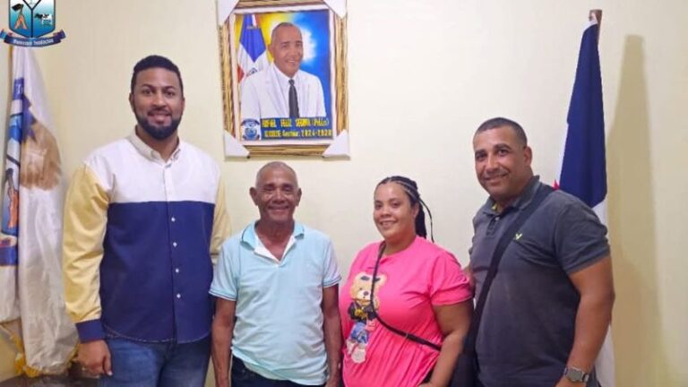 Un Encuentro Lleno de Esperanza: Alcalde Rafael Féliz (Pello) Sostiene Reunión con Marcell Herrera de la Mesa de Seguridad y Género de Interior y Policía. - Imagen