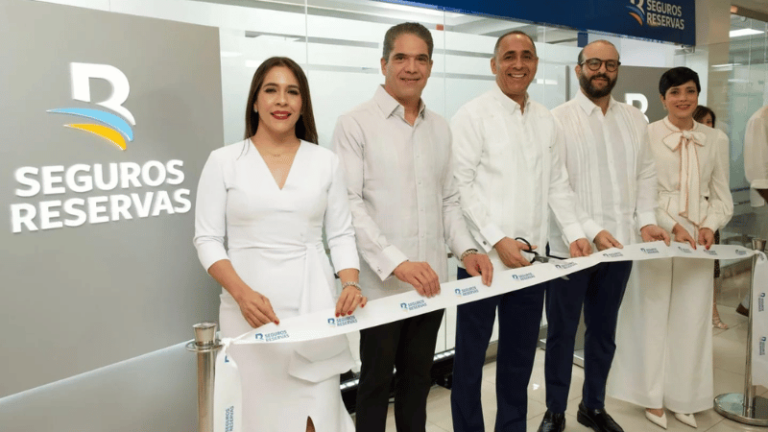 Seguros Reservas inaugura nueva oficina en La Vega - Imagen