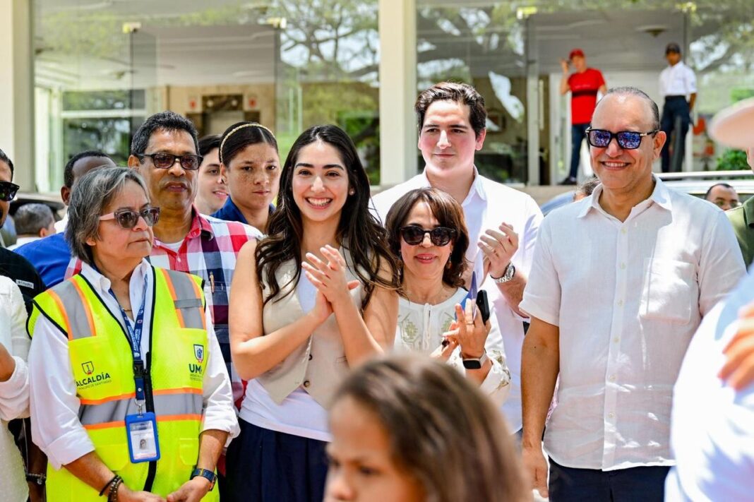 Post-de-Instagram-Feliz-Cumpleanos-Sencillo-Minimalista-Azul-1000-x-500-px-2025-05-16T085944.955