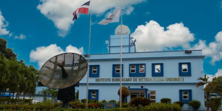 Post-de-Instagram-Feliz-Cumpleanos-Sencillo-Minimalista-Azul-1000-x-500-px-2025-05-25T092759.984