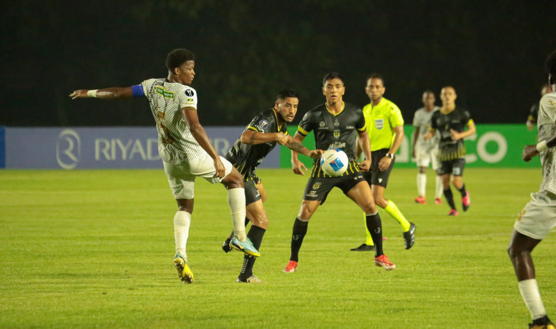 Liguilla de la Liga Dominicana de Fútbol iniciará el 10 de enero
