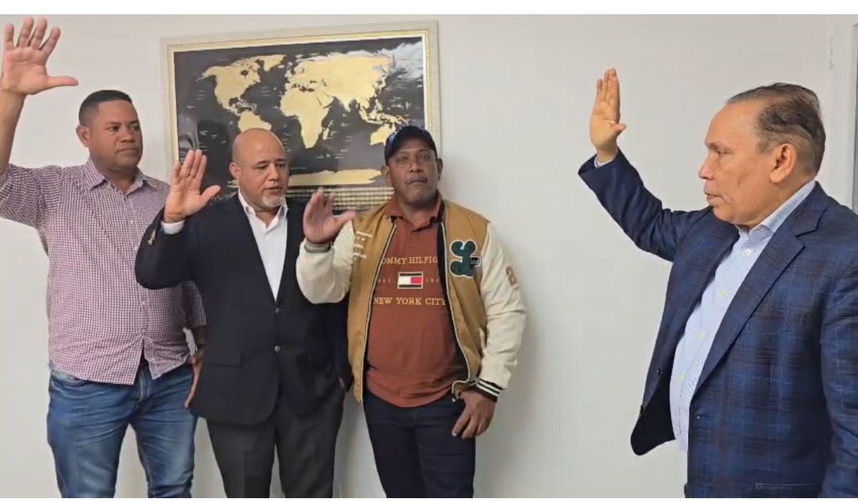 BAHORUCO: Radhamés Jiménez juamenta nuevos miembros FP