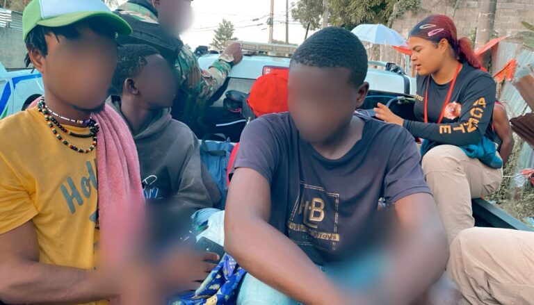 DGM detuvo a 1,706 haitianos ilegales y deportó otros 1,352