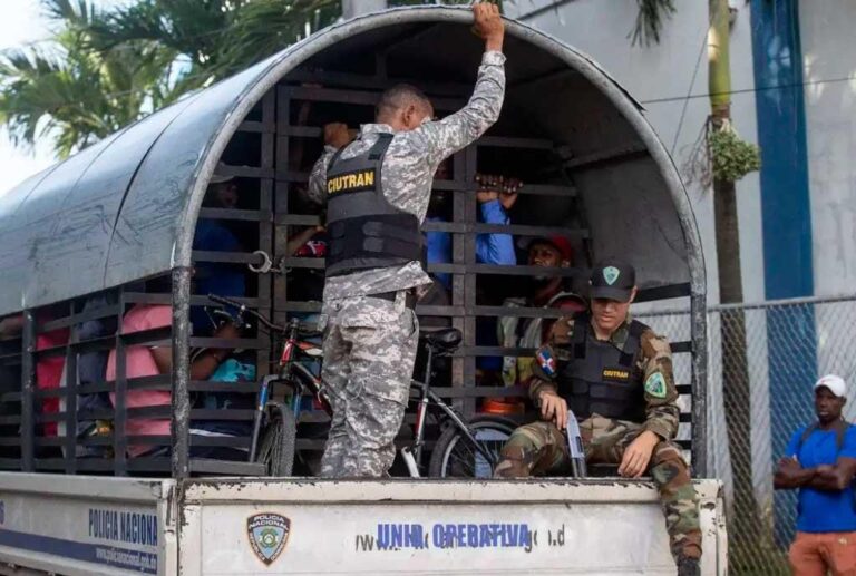 La DGM detiene a 15 haitianos ilegales y a dos dominicanos