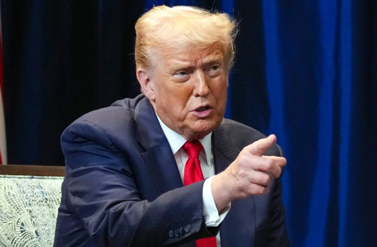 Trump amenaza a Canadá con un arancel adicional del 50%