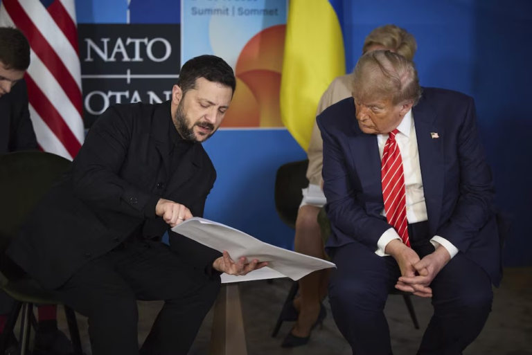 Trump y Zelensky discuten en Davos propuestas paz con Rusia