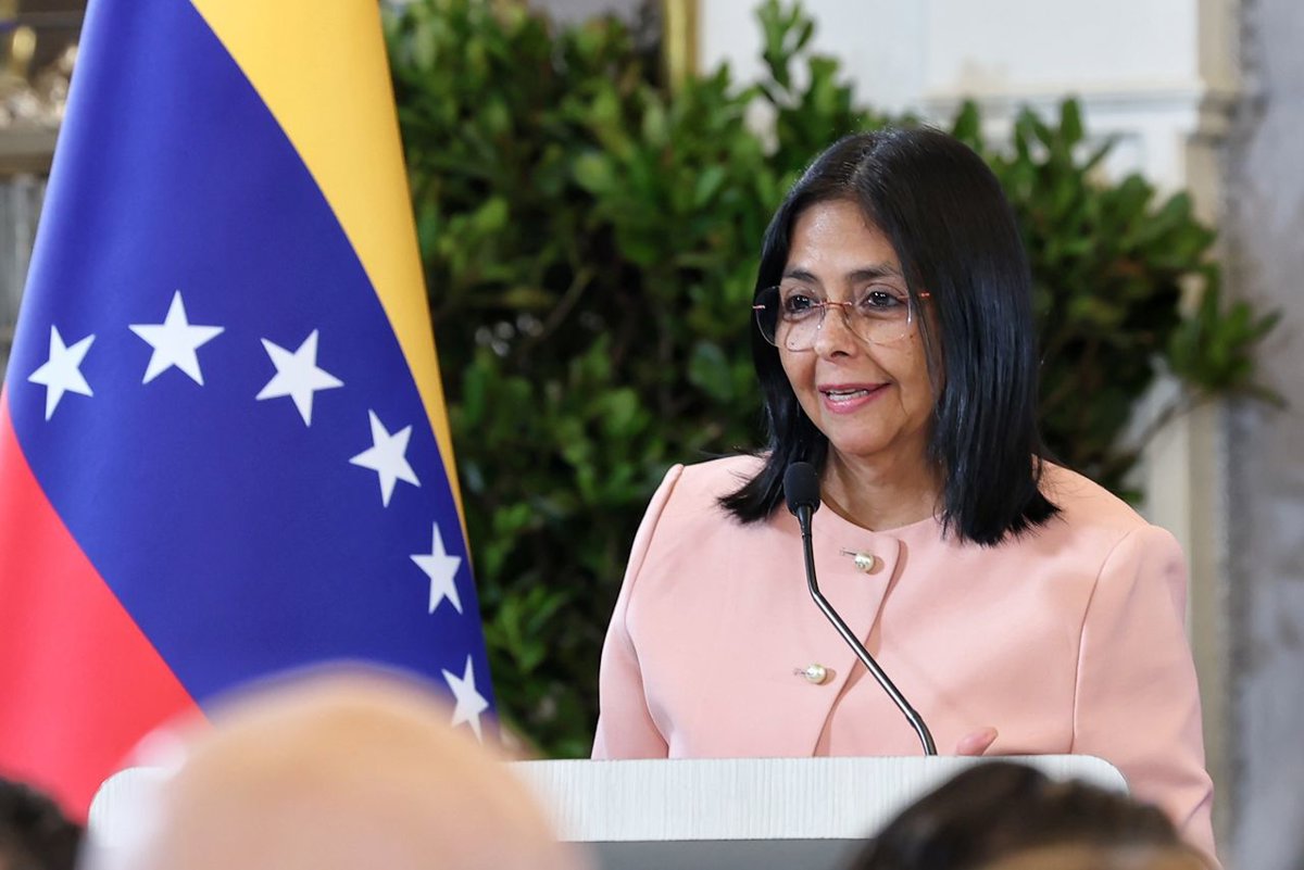 UE mantendrá contacto con la nueva Presidenta de Venezuela