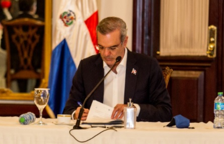 Ve ley autoriza pagos atrasados afectaría finanzas públicas RD