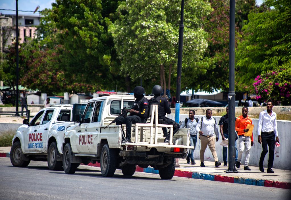HAITÍ: Dispositivo de seguridad alrededor palacio presidencial