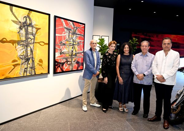 Inauguran exposición Caos & Equilibrio de Máximo Caminero