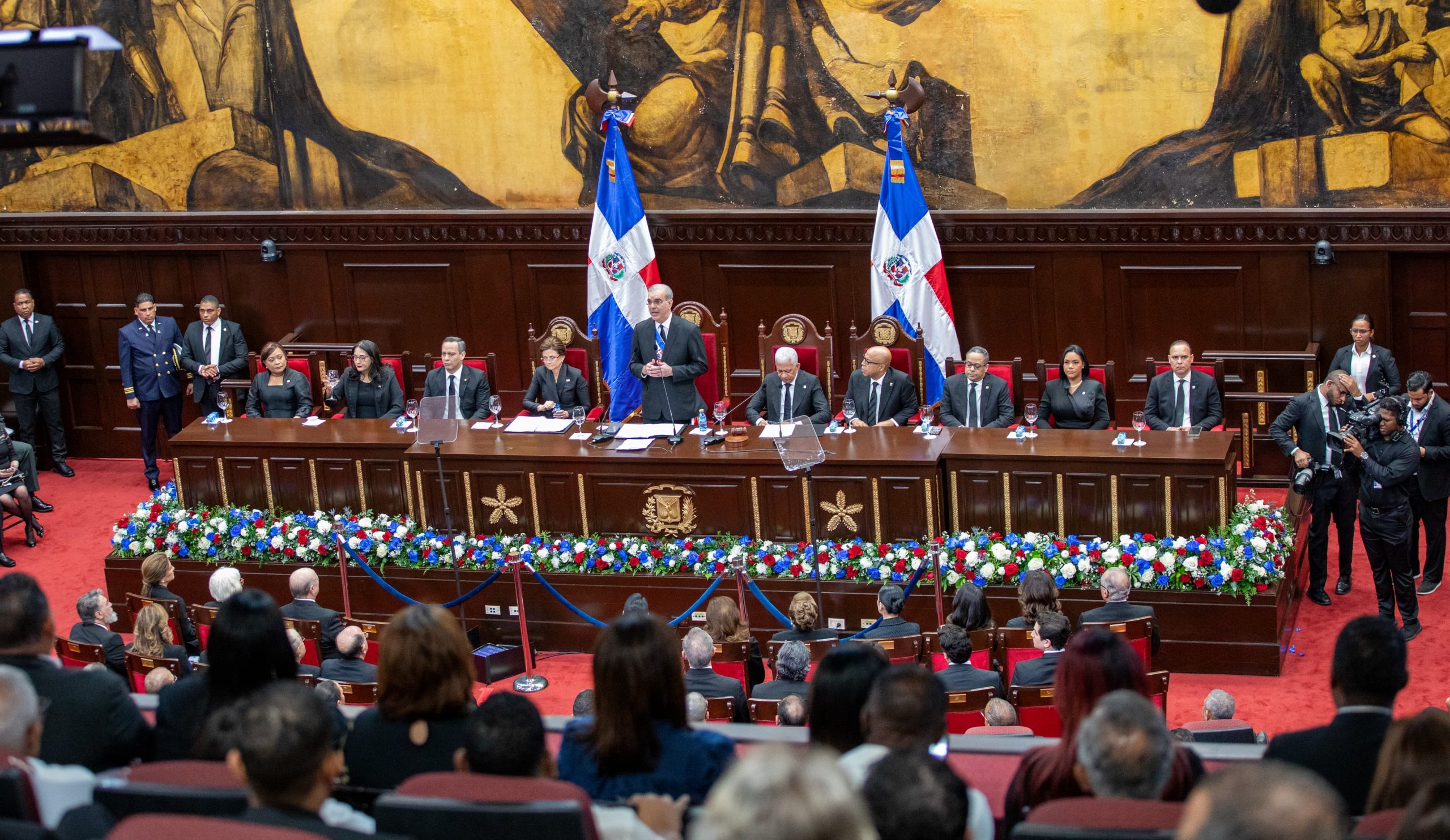 Presidente Abinader destaca consolidación mercado laboral