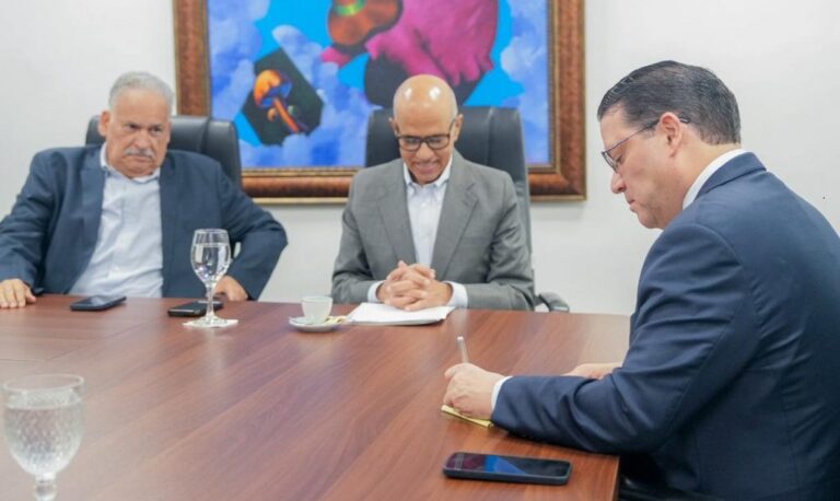 Acuerdan en RD medidas para garantizar el flujo de productos