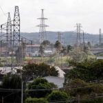 Isla de Cuba reconecta sistema eléctrico, pero apagones siguen