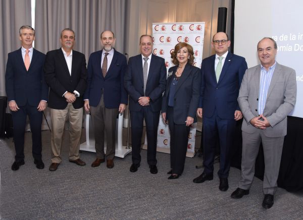 José Luis De Ramón destaca solidez relativa economía de RD
