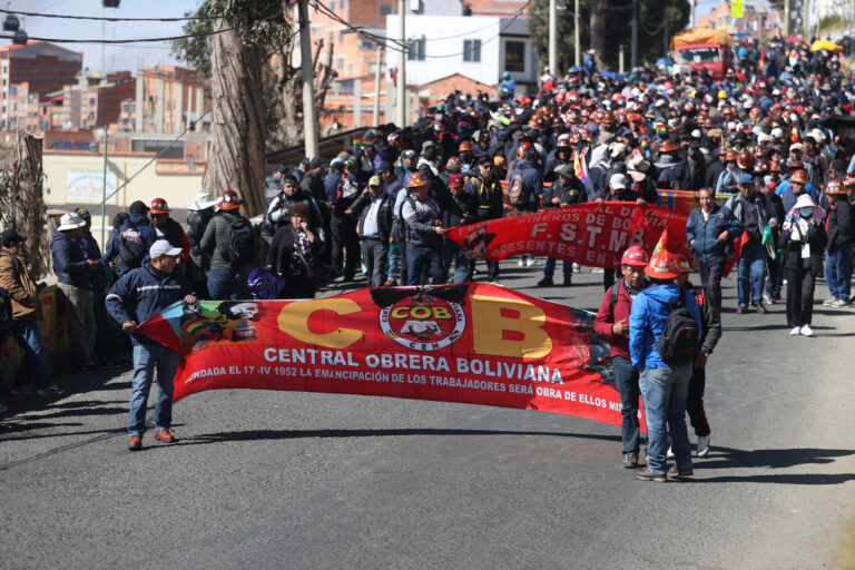 BOLIVIA: Cambian ministro de Trabajo en medio de protestas