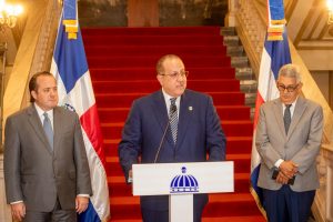 Gobierno restringe publicidad, viáticos, reduce 50% a partidos