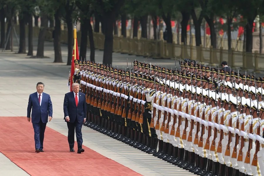 Donald Trump llega al Gran Palacio del Pueblo de Pekín para su reunión con Xi Jinping